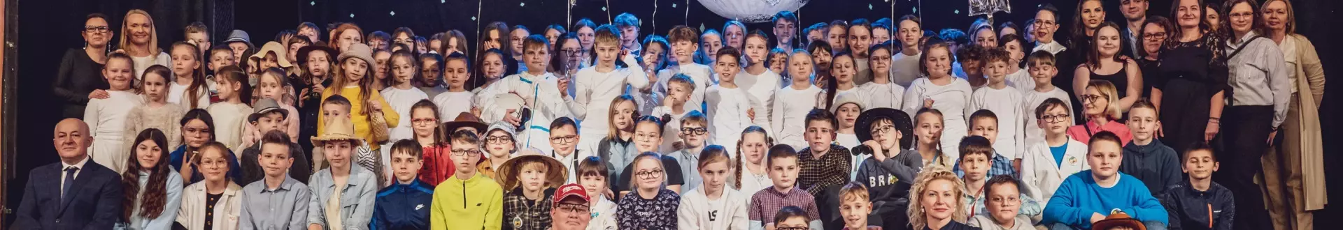 Baner top Zespołu Szkolno Przedszkolnego w Kmiecinie - Slide 1