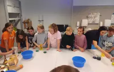Odkrywcy i podr&oacute;żnicy z klas 3 i 4 poznają tajemnice Morza Bałtyckiego (10)