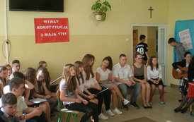 KONSTYTUCJA  (1)