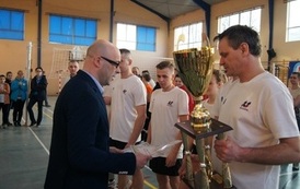 XVII SAMORZĄDOWY TURNIEJ PIŁKI SIATKOWEJ31