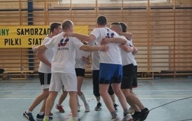 XVII SAMORZĄDOWY TURNIEJ PIŁKI SIATKOWEJ23