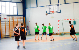 MISTRZOSTWA POWIATU W MINIPIŁCE KOSZYKOWEJ CHŁOPC&Oacute;W (10)