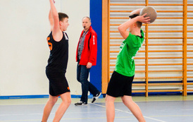 MISTRZOSTWA POWIATU W MINIPIŁCE KOSZYKOWEJ CHŁOPC&Oacute;W (9)