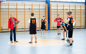 MISTRZOSTWA POWIATU W MINIPIŁCE KOSZYKOWEJ CHŁOPC&Oacute;W (5)