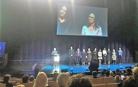 Wyr&oacute;żnienie dla nauczycielki Eweliny Kujawskiej (2)
