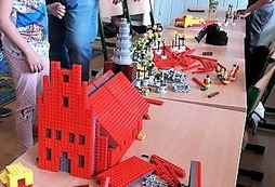 Zbudowaliśmy kmieciński kości&oacute;ł z klock&oacute;w Lego (5)