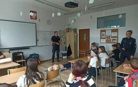 Lekcje bezpieczeństwa ze strażakami i policjantami (1)