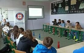 Wolni od nałog&oacute;w (1)
