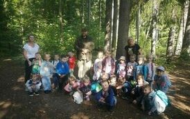 Jesienna wycieczka przedszkolak&oacute;w do lasu 11