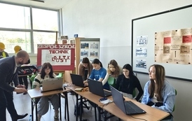 &Oacute;smoklasiści wybierają szkołę 3