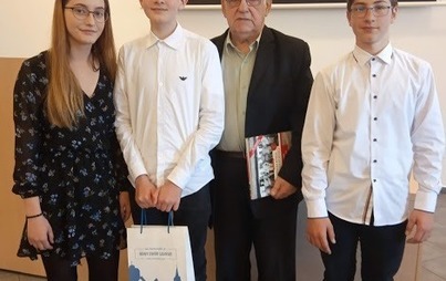 Zdjęcie do Zwycięstwo naszej drużyny w Konkursie 30 lat Wolnej Polski
